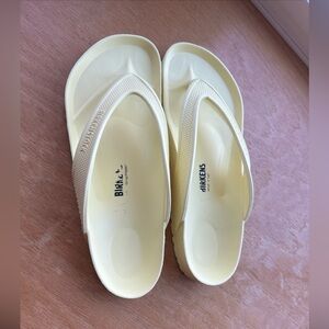 Birkenstock Womens Honolulu Flip Flops Sandals Thong Yellow Size 39 Or 8.5